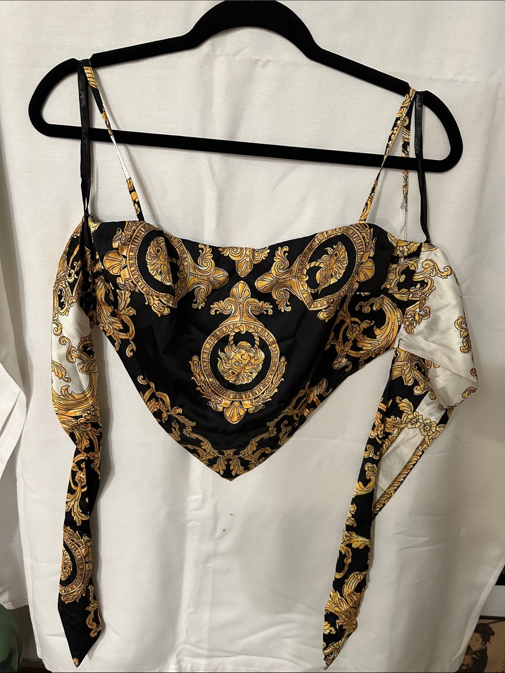 Exquisite Gold Baroque Print Black & White Satin Foulard Top
